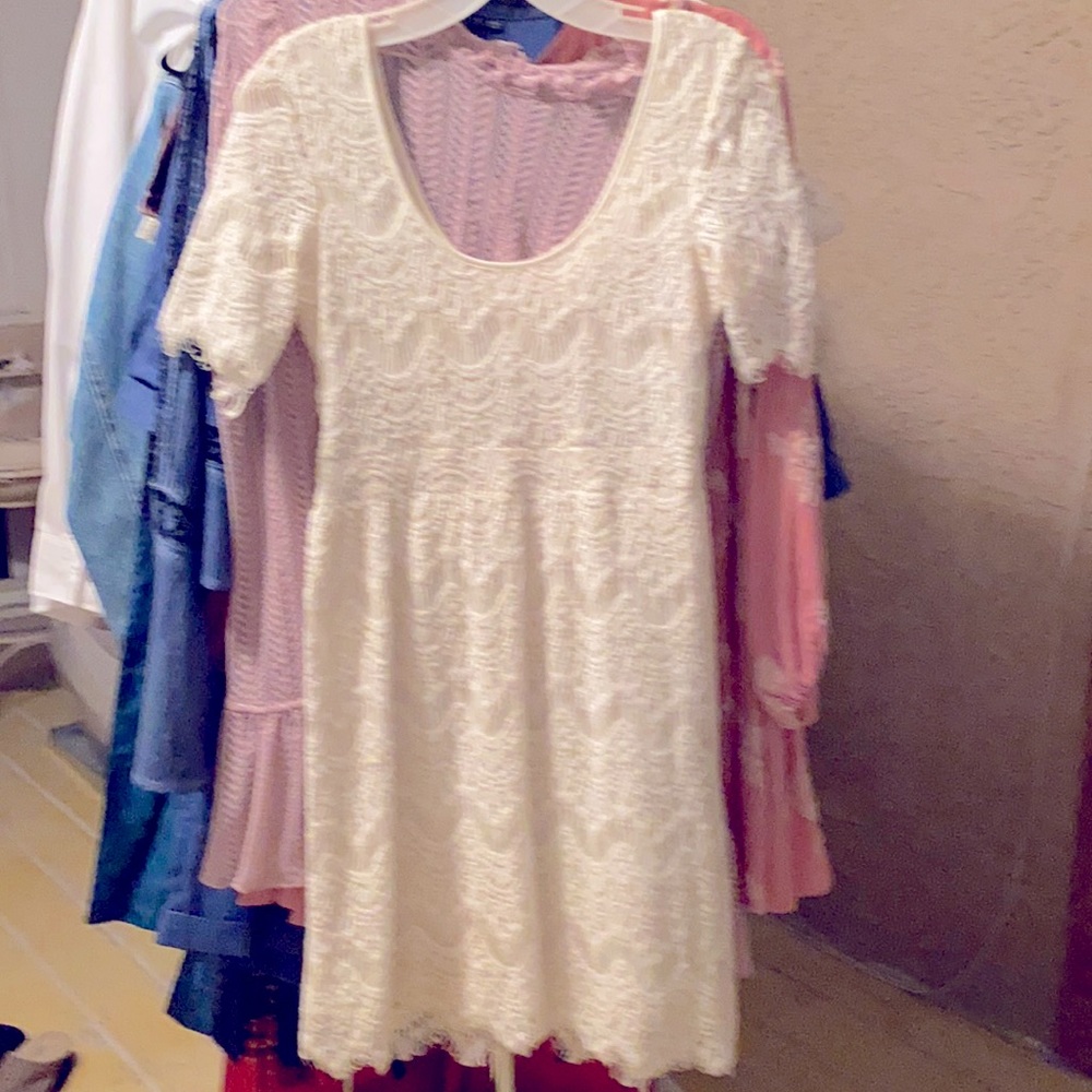 Pins and needles sz M white short dress